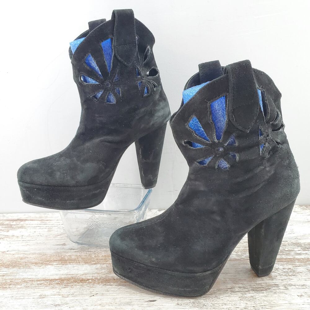 Friend Of Mine Cutout Heeled Boots 38